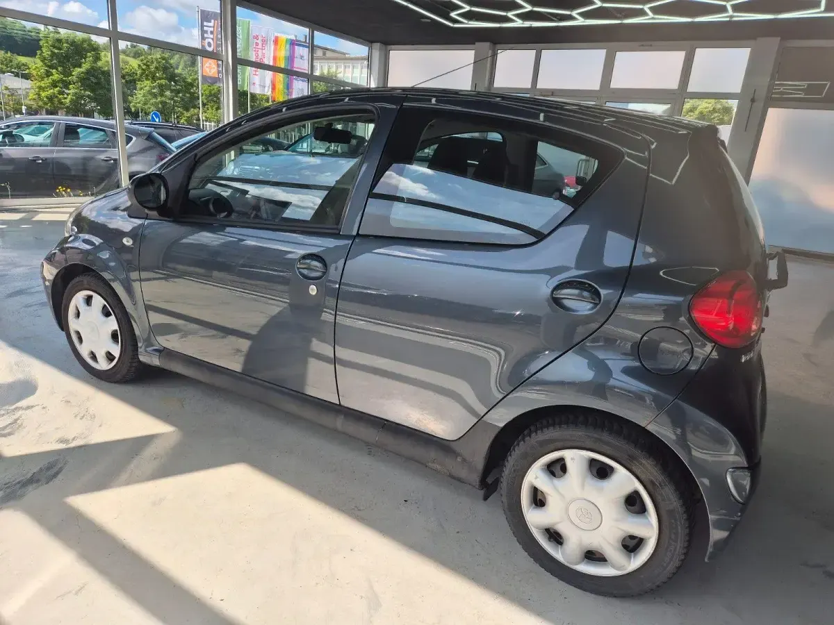 Gebraucht Toyota Aygo Cool 68 PS (50 kW) 2007 Grau Kleinwagen
