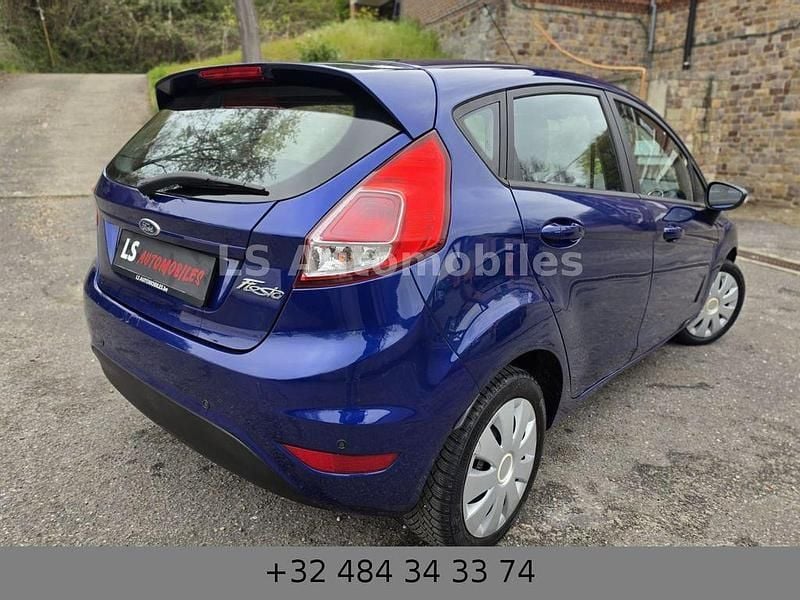 Gebraucht Ford Fiesta 72 PS (52 kW) 2015 Blau Limousine