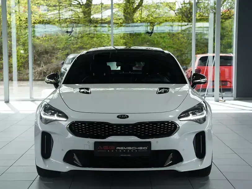 Gebraucht Kia Stinger GT 370 PS (272 kW) 2019 Weiß Kleinwagen
