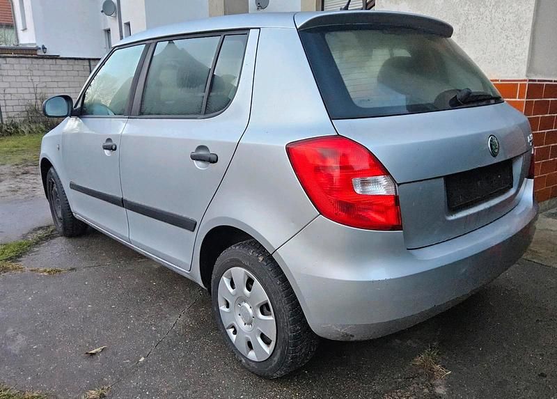 Gebraucht Skoda Fabia 70 PS (51 kW) 2009 Silber Kleinwagen