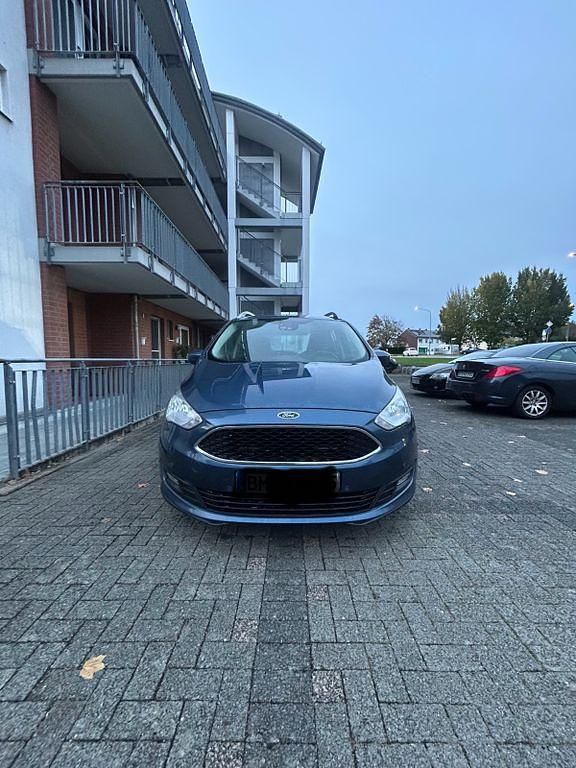 Blau Gebraucht 2019 Ford Grand C-Max Van / Kleinbus | 8.990 € (Superpreis) - Bild 1/4