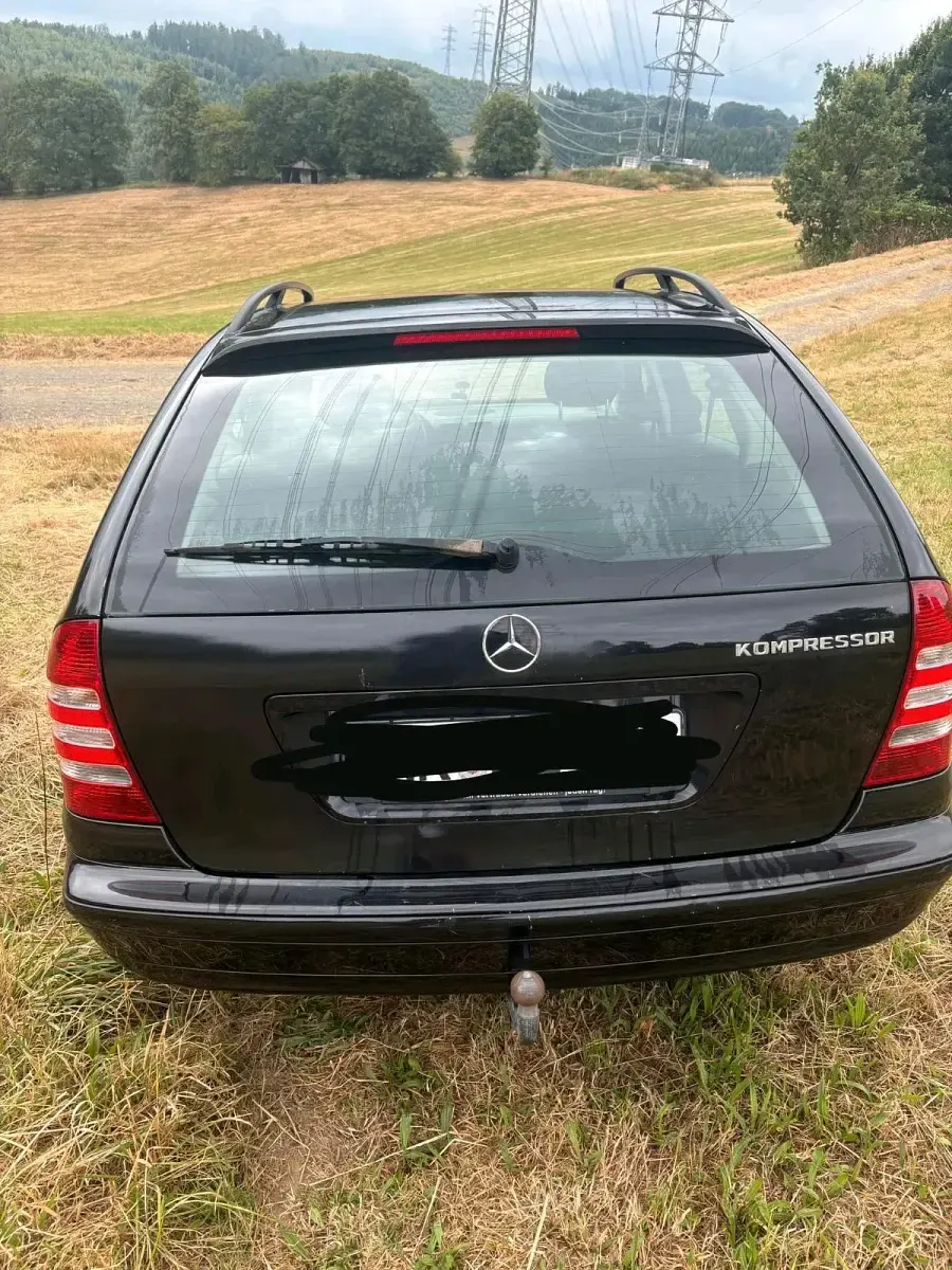 Gebraucht Mercedes C180 143 PS (105 kW) 2004 Schwarz Kombi