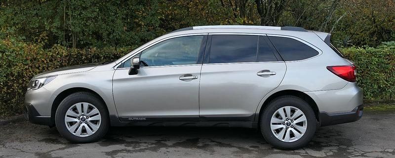 Beige Gebraucht 2016 Subaru Outback Active SUV | 8.390 € (Fairer Preis) - Bild 1/4