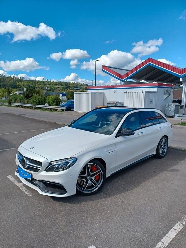 Weiß Gebraucht 2016 Mercedes C63 AMG AMG Kombi | 53.900 € (Etwas zu teuer) - Bild 1/4
