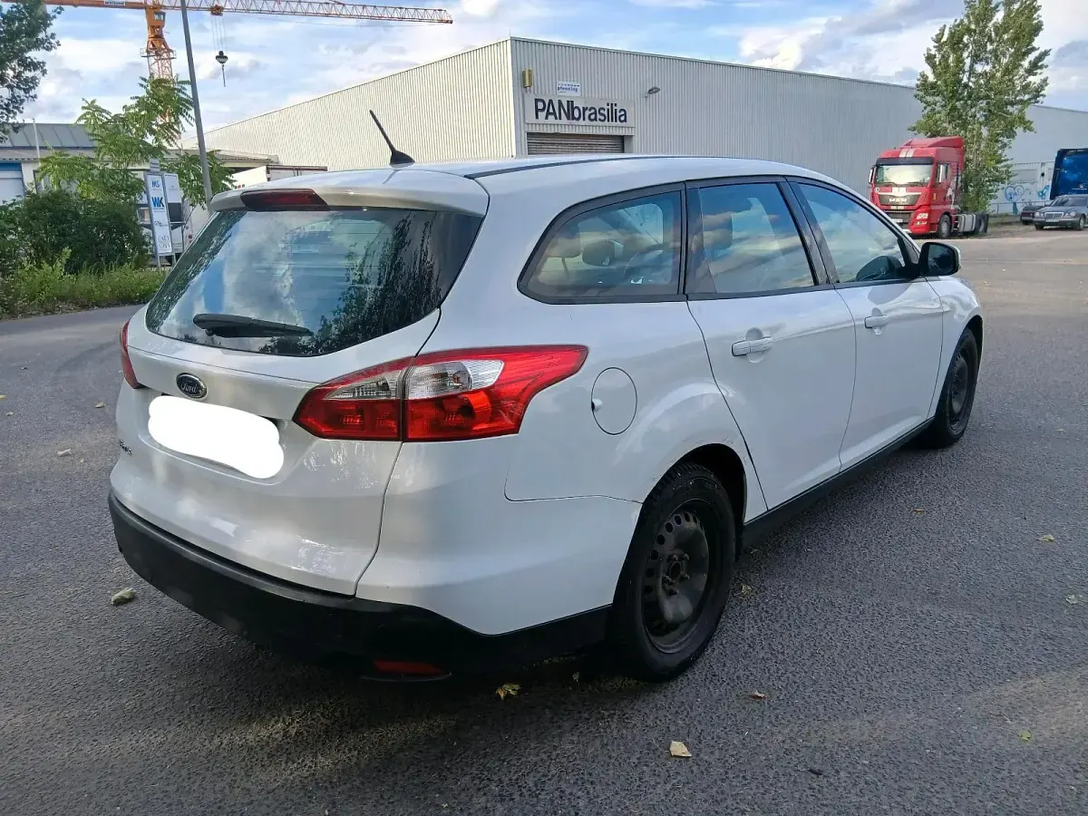 Gebraucht Ford Focus 116 PS (85 kW) 2013 Weiß Kombi