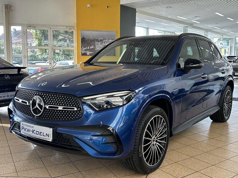 Blau Gebraucht 2024 Mercedes GLC220 AMG line SUV | 59.999 € (Etwas zu teuer) - Bild 1/4