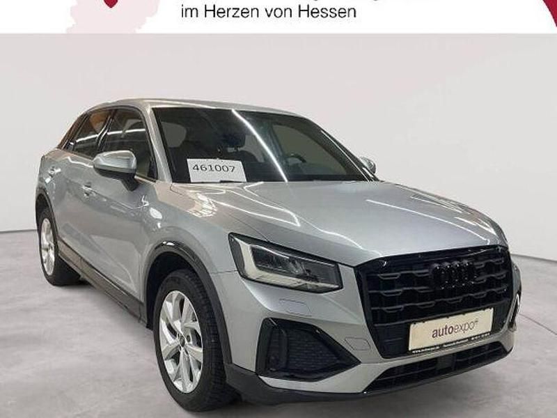 Florettsilber metallic Gebraucht 2023 Audi Q2 Advanced SUV | 22.890 € (Fairer Preis) - Bild 1/4