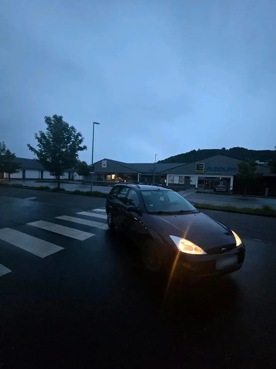 Gebraucht Ford Focus 75 PS (55 kW) 2001 Blau Kombi