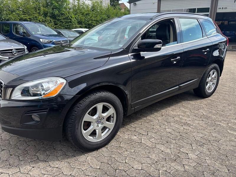 Schwarz Gebraucht 2009 Volvo XC60 Momentum SUV | 6.900 € (Superpreis) - Bild 1/4