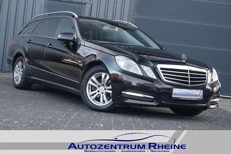 Schwarz Gebraucht 2011 Mercedes E220 Avantgarde Kombi | 7.444 € (Guter Preis) - Bild 1/4