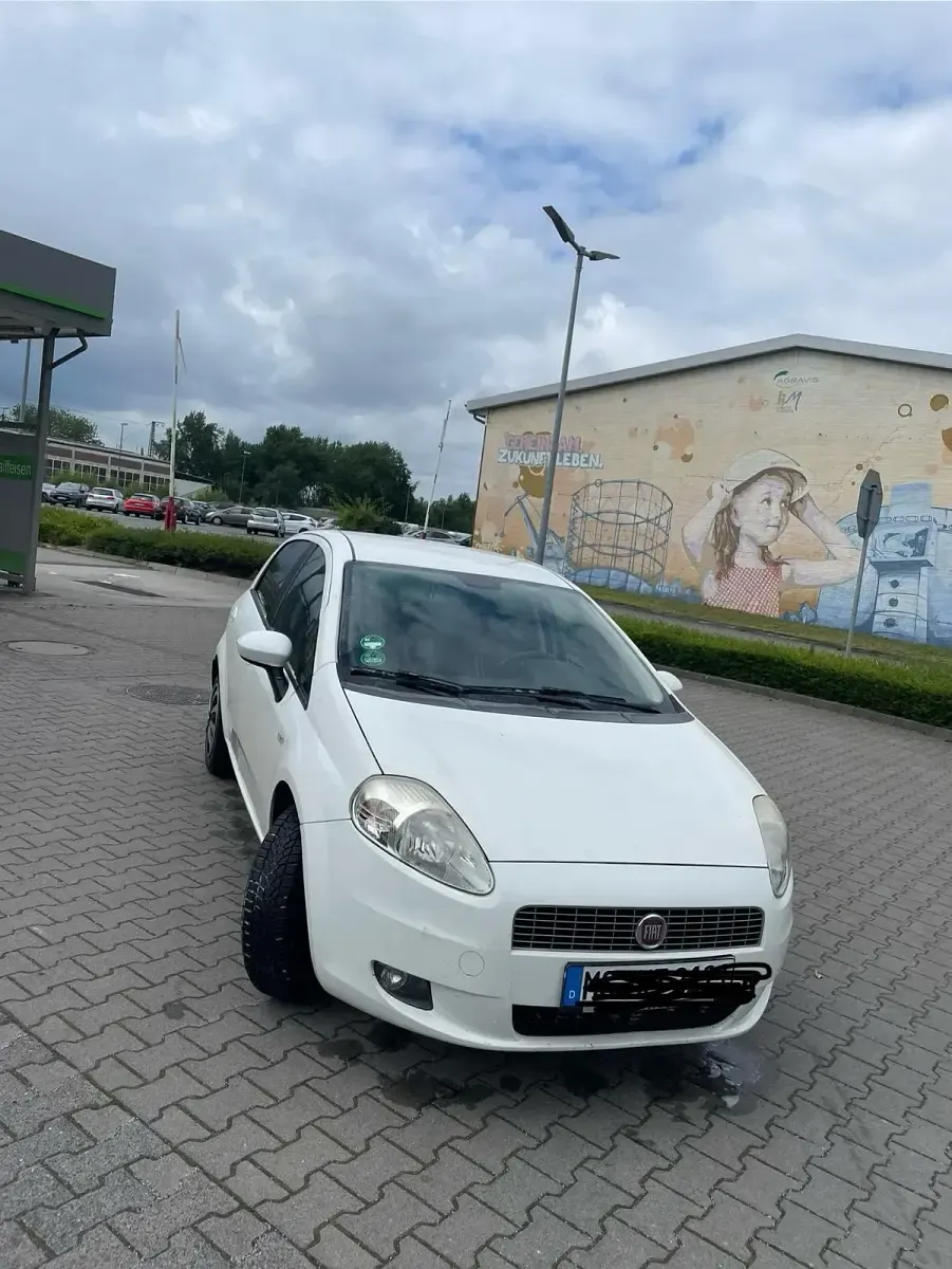 Gebraucht Fiat Punto 77 PS (56 kW) 2008 Weiß Kleinwagen