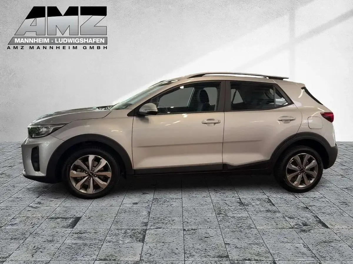 Używany Kia Stonic Vision 101 KM (74 kW) 2023 Srebrny SUV
