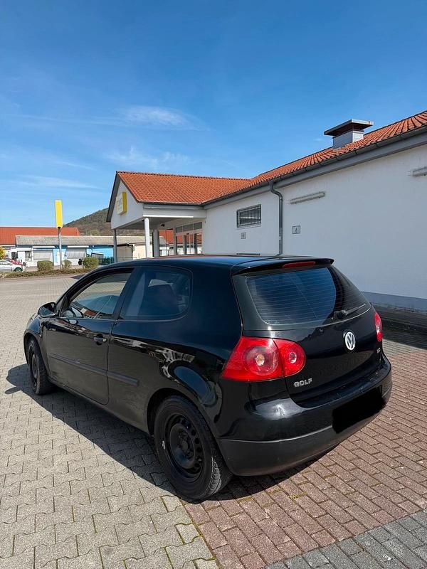 Gebraucht VW Golf V 90 PS (66 kW) 2005 Schwarz Kleinwagen