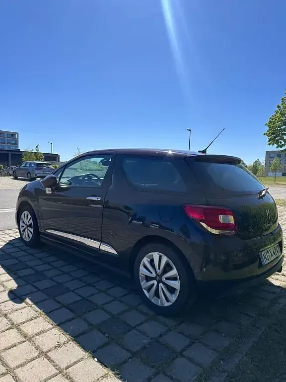 Gebraucht Citroën DS3 Chic 95 PS (69 kW) 2011 Schwarz Kleinwagen