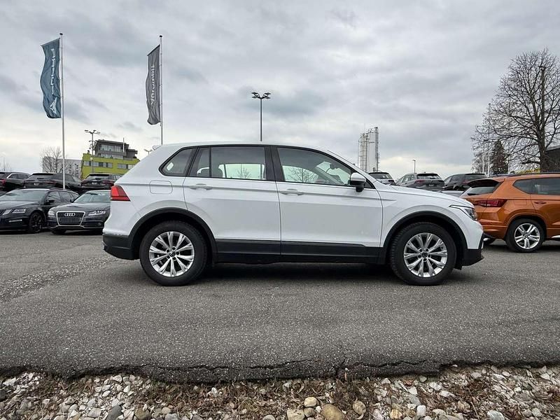 Gebraucht VW Tiguan 122 PS (89 kW) 2022 Pure white SUV