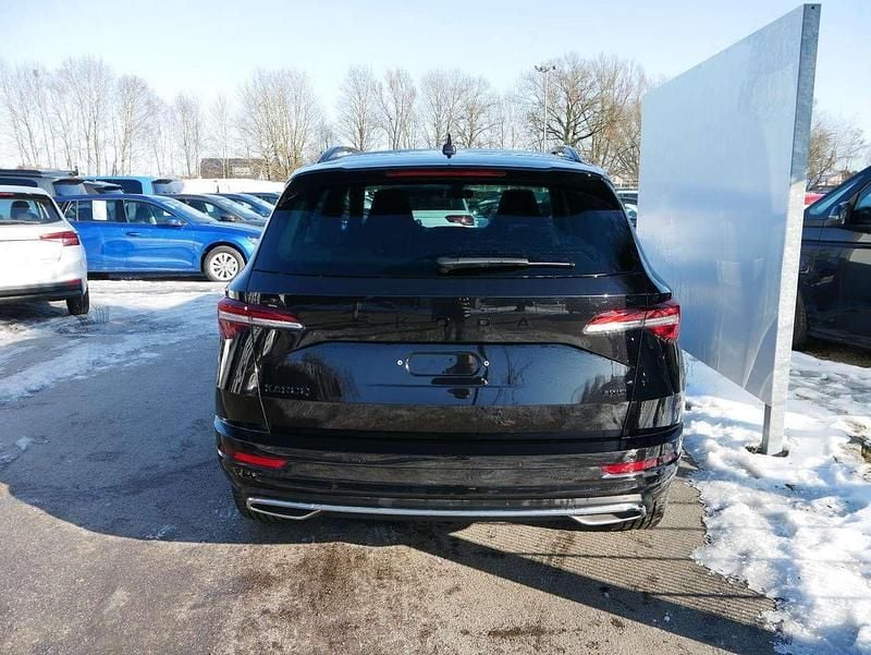 Neu Skoda Karoq SportLine 190 PS (139 kW) 2026 Blackmagic perleffekt SUV