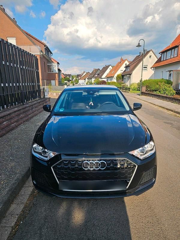 Schwarz Gebraucht 2021 Audi A1 Sportback Kleinwagen | 20.000 € (Etwas zu teuer) - Bild 1/4
