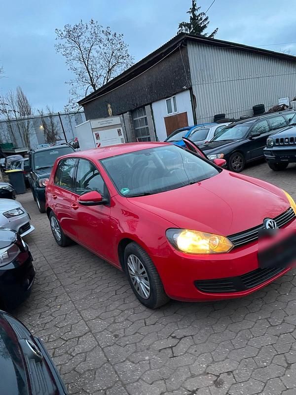 Gebraucht VW Golf VI 122 PS (89 kW) 2009 Rot Kleinwagen