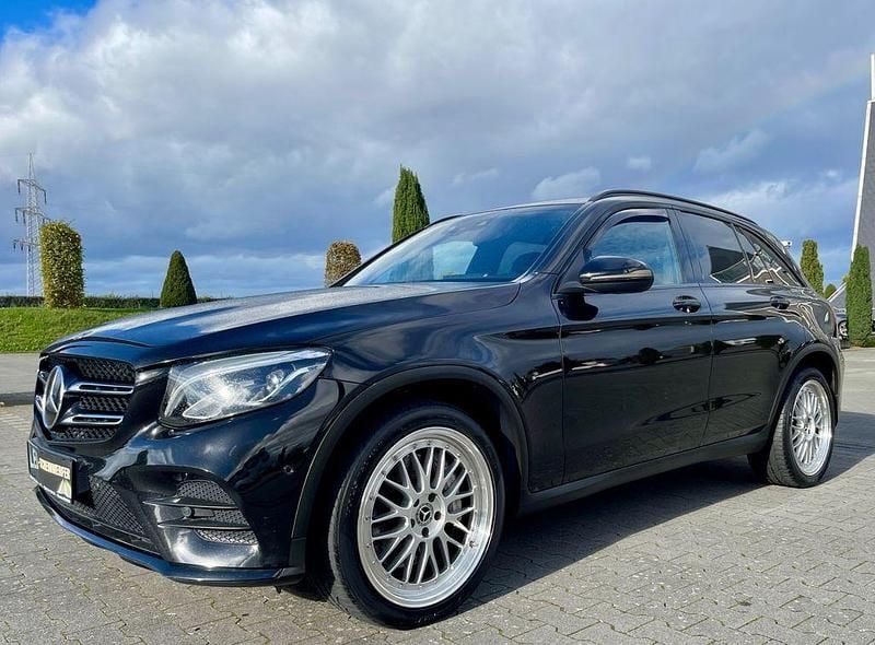 Schwarz Gebraucht 2019 Mercedes GLC250 AMG SUV | 21.800 € (Superpreis) - Bild 1/4