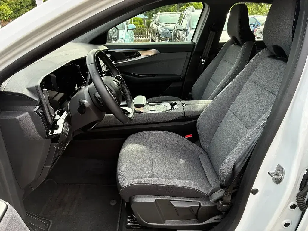 Käytetty Renault Austral Equilibre 140 HP (102 kW) 2023 Valkoinen Katumaasturi