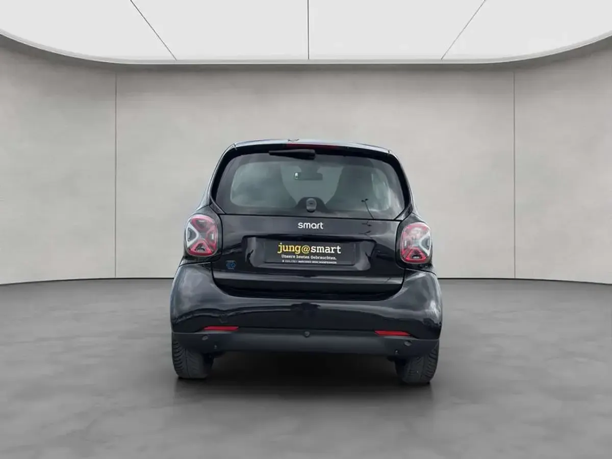 Gebraucht Smart ForTwo Coupé Passion Exclusive 60 kW (82 PS) 2024 Bodypanels in black Kleinwagen