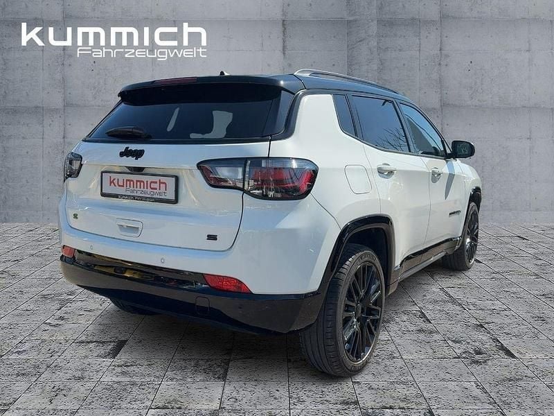 Second-hand Jeep Compass 131 CP (96 kW) 2024 Alb SUV