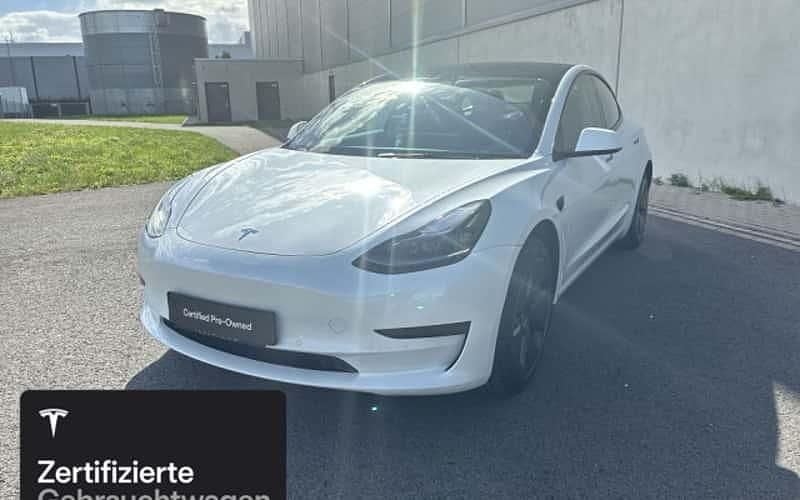 Weiß Gebraucht 2021 Tesla Model 3 RWD Limousine | 26.600 € (Fairer Preis) - Bild 1/4