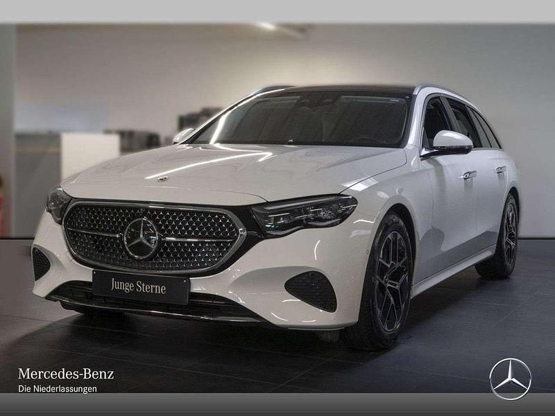 Gebraucht Mercedes E220 Avantgarde 197 PS (144 kW) 2024 Weiß Limousine