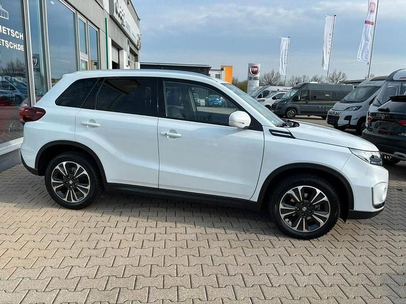 Gebraucht Suzuki Vitara Comfort+ 129 PS (94 kW) 2024 Weiß SUV