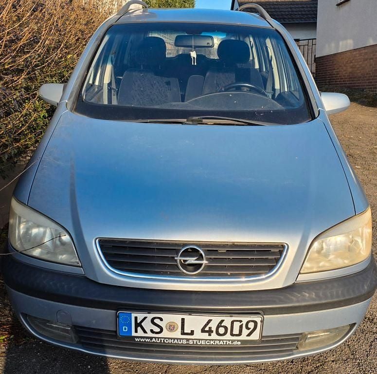 Silber Gebraucht 2003 Opel Zafira Van / Kleinbus | 900 € (Superpreis) - Bild 1/4