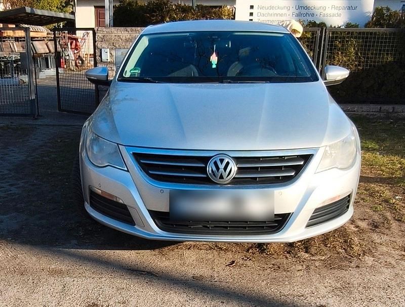 Second-hand VW Passat 160 CP (117 kW) 2011 Argintiu Coupe