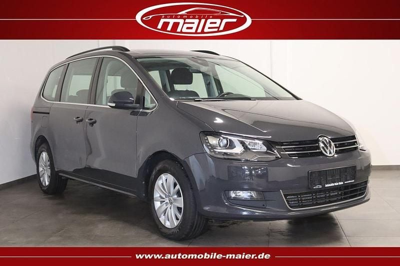 Grau Gebraucht 2021 VW Sharan Comfortline Van / Kleinbus | 21.500 € (Guter Preis) - Bild 1/4