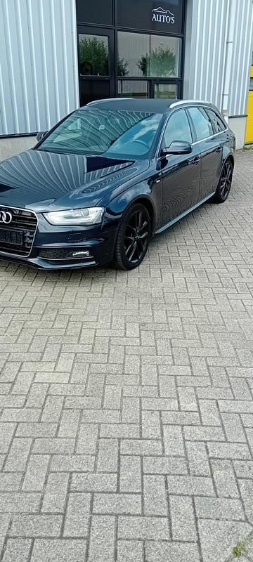 Blau Gebraucht 2013 Audi A4 S-Line Kombi | 6.000 € (Superpreis) - Bild 1/4