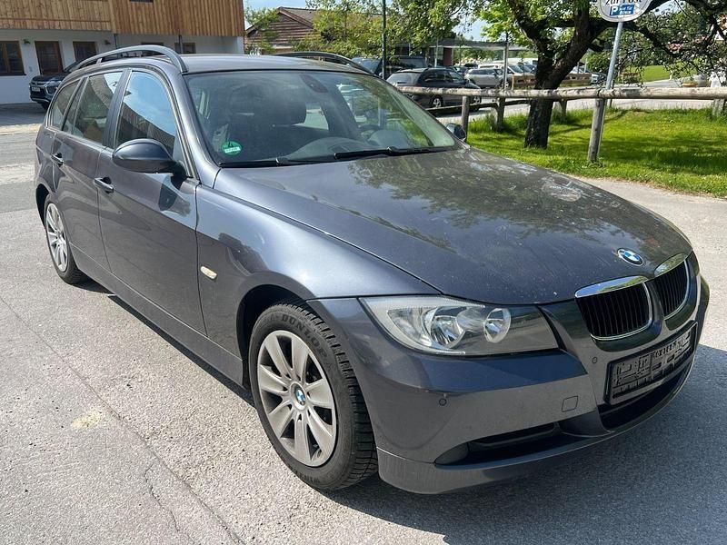 Gebraucht BMW 318 Comfort Edition 143 PS (105 kW) 2008 Grau Kombi