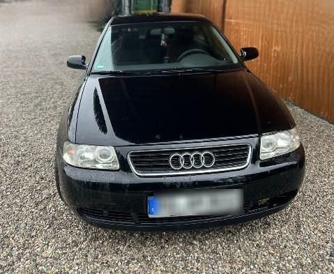 Schwarz Gebraucht 2001 Audi A3 Ambiente Kleinwagen | 1.300 € (Fairer Preis) - Bild 1/4