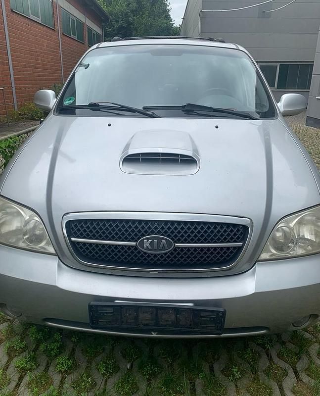 Gebraucht Kia Carnival 144 PS (105 kW) 2006 Silber Van / Kleinbus