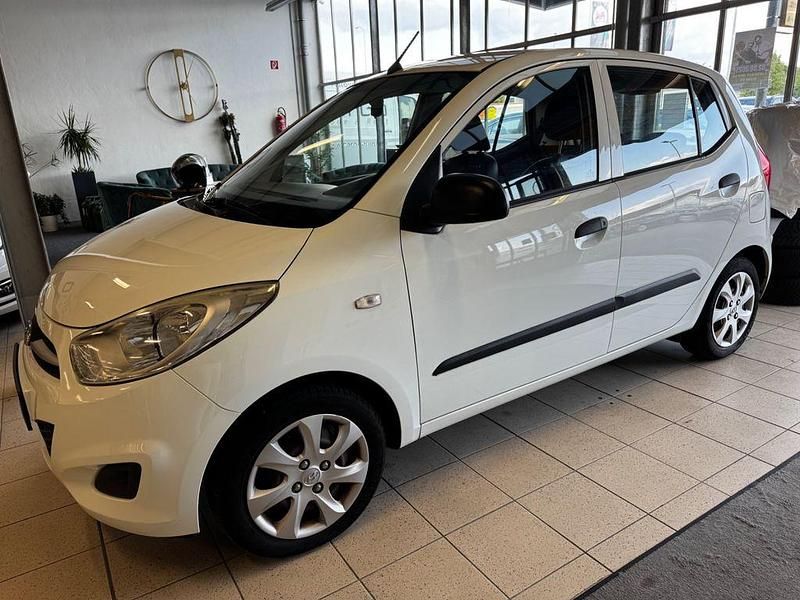 Weiß Gebraucht 2011 Hyundai i10 Classic Kleinwagen | 2.690 € (Fairer Preis) - Bild 1/4