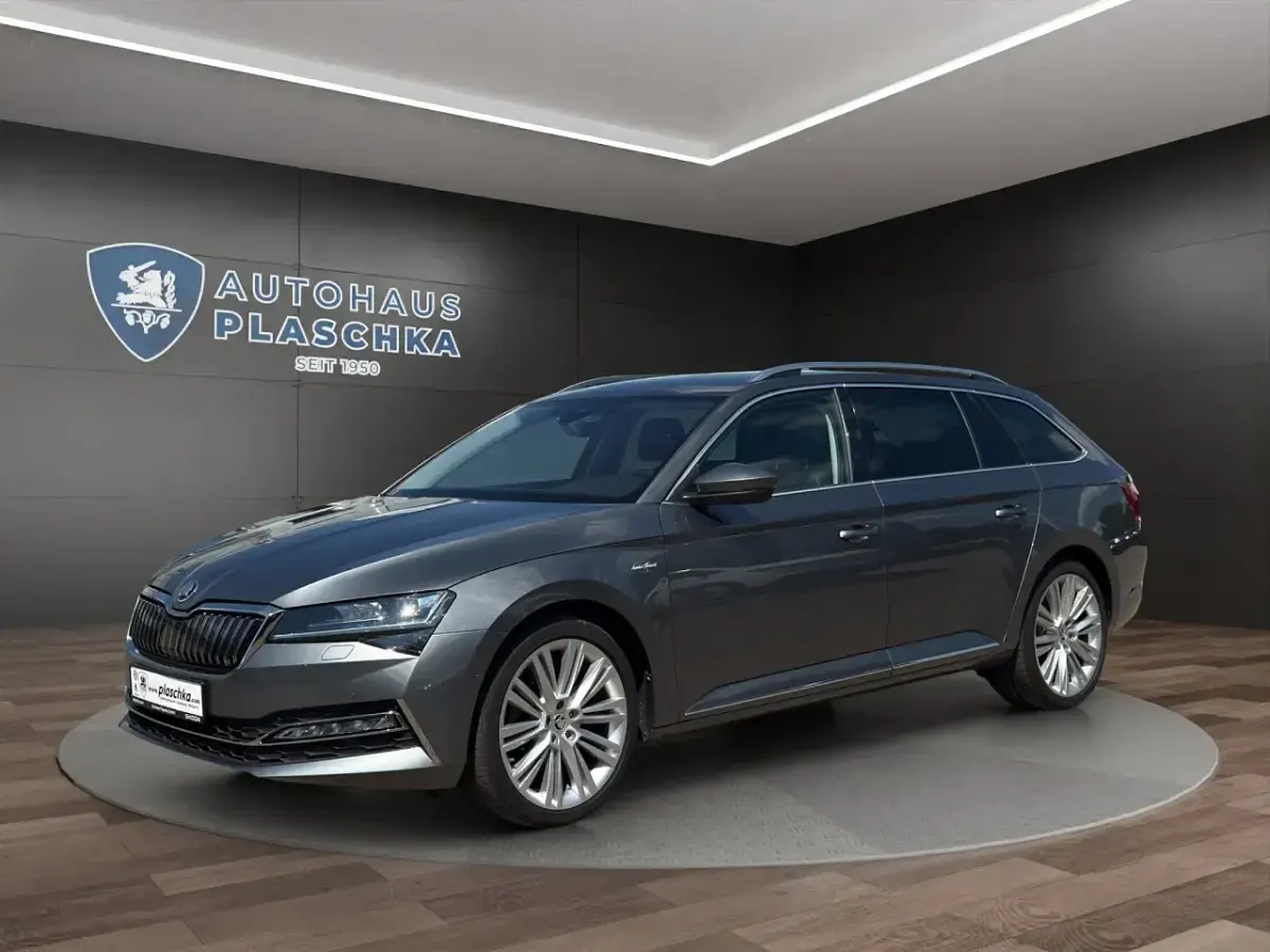 Gebraucht Skoda Superb LAURIN & KLEMENT 218 PS (160 kW) 2023 Kombi