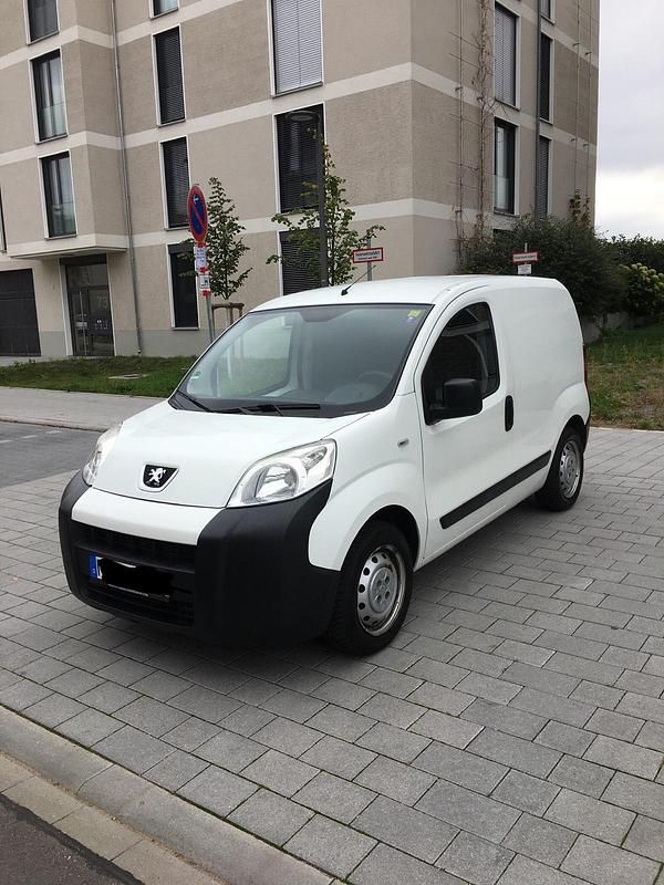 Weiß Gebraucht 2015 Peugeot Bipper Avantage Van | 5.500 € - Bild 1/4