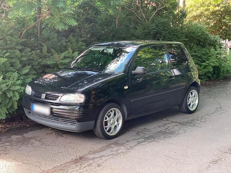 Second-hand Seat Arosa 75 CP (55 kW) 2000 Negru Hatchback