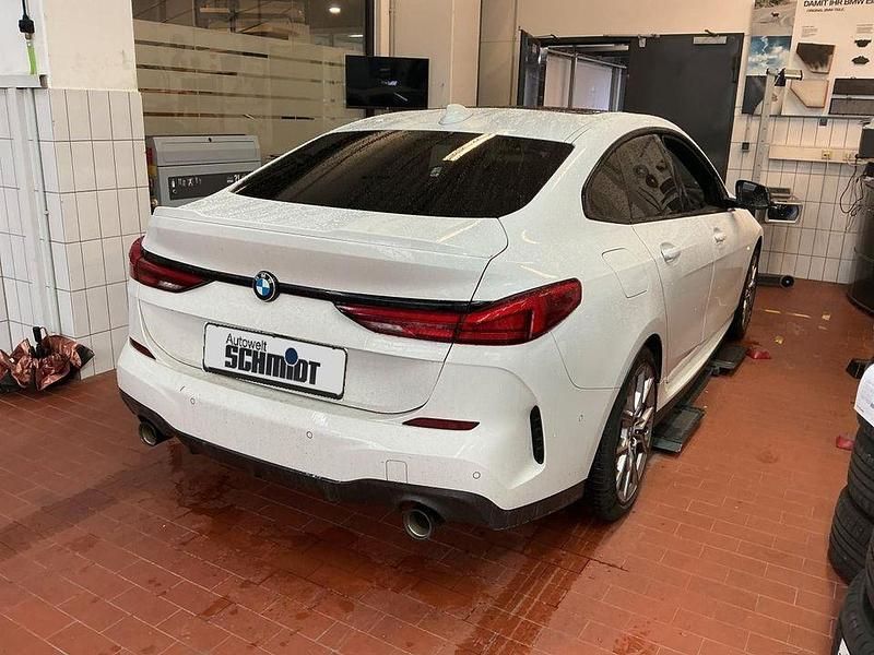 Gebraucht BMW 220 Performance 178 PS (130 kW) 2024 Weiß Limousine
