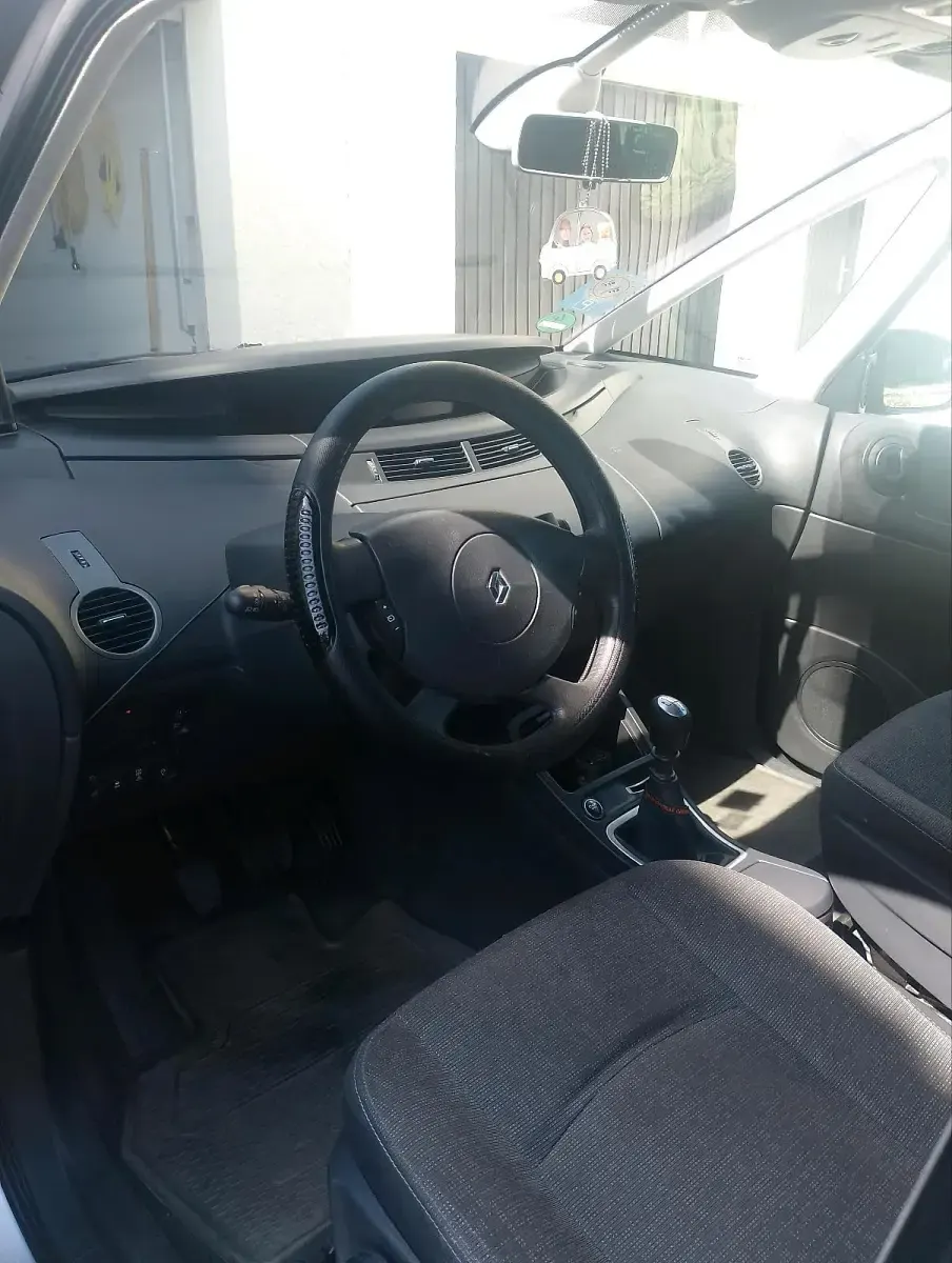 Gebraucht Renault Espace 150 PS (110 kW) 2010 Silber Van / Kleinbus