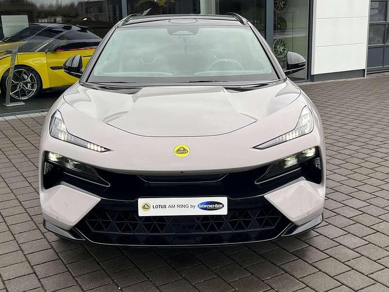 Gebraucht Lotus Eletre 450 kW (612 PS) 2024 Kaimu grey SUV