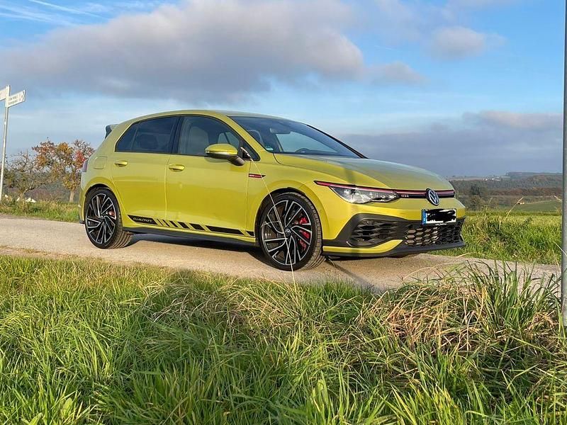 Gelb Gebraucht 2021 VW Golf VIII GTI Clubsport Limousine | 29.999 € (Guter Preis) - Bild 1/4