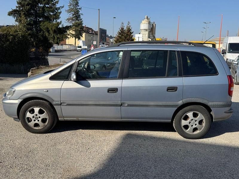 Gebraucht Opel Zafira Elegance 125 PS (91 kW) 2002 Silber Van / Kleinbus