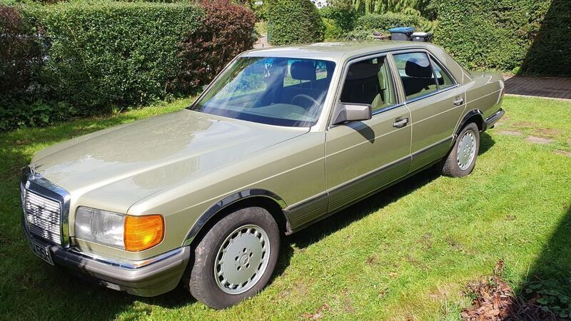 Grün Gebraucht 1982 Mercedes E280 Limousine | 8.900 € - Bild 1/4