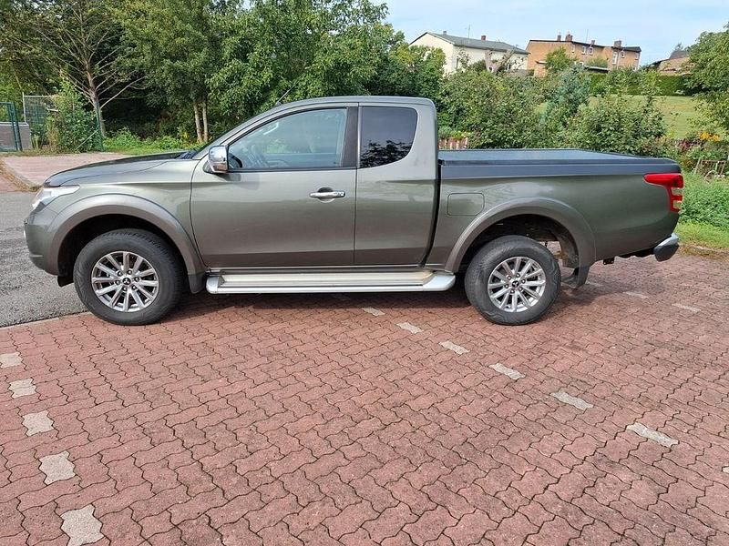 Grün Gebraucht 2017 Mitsubishi L200 Abholung | 17.500 € (Guter Preis) - Bild 1/4