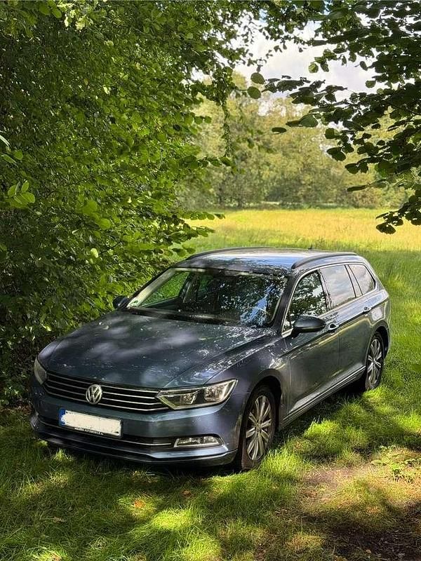 Gebraucht 2016 VW Passat Highline Kombi | 11.500 € (Fairer Preis) - Bild 1/4