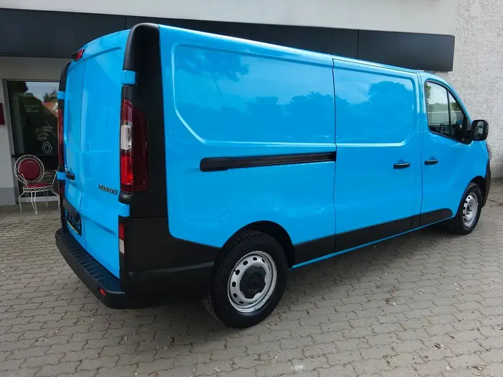Gebraucht Renault Trafic Komfort 150 PS (110 kW) 2022 Blau Van / Kleinbus