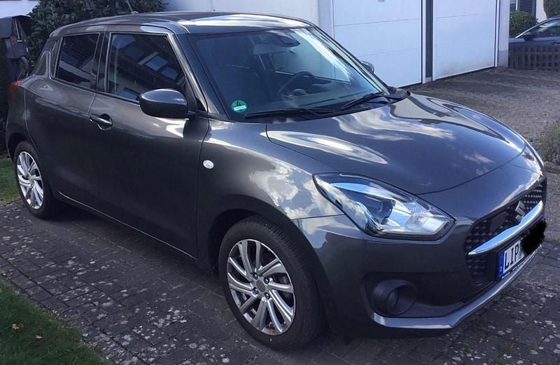 Grau Gebraucht 2023 Suzuki Swift Kleinwagen | 15.900 € (Fairer Preis) - Bild 1/4